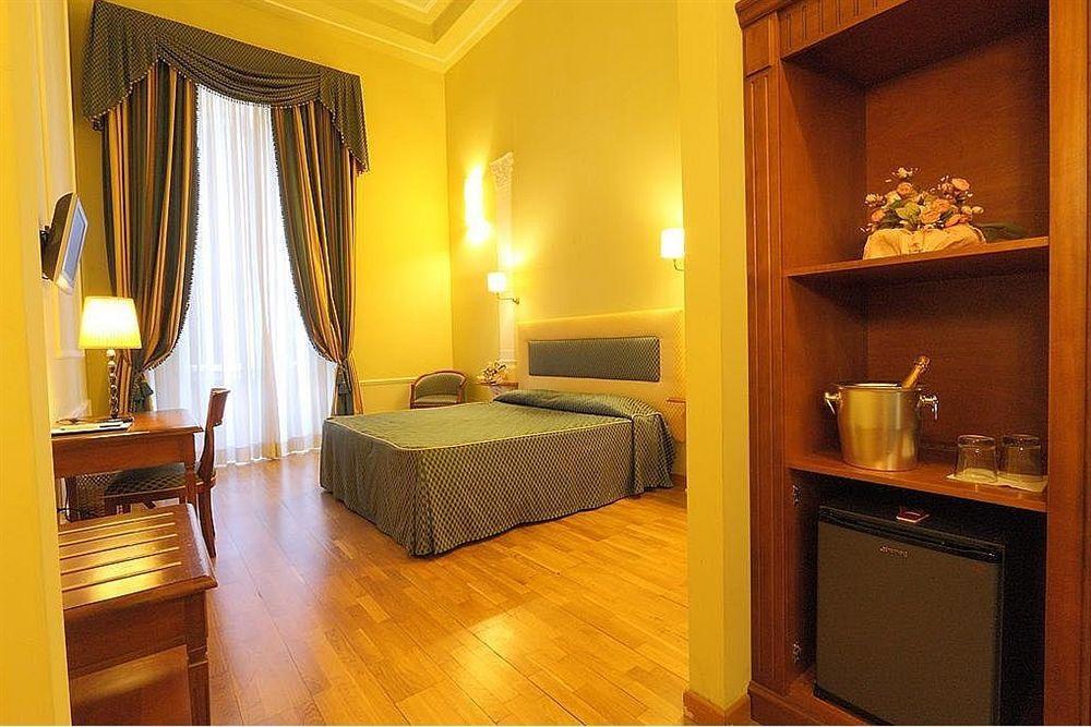 Hotel Bretagna Heritage - Alfieri Collezione Флоренция Экстерьер фото