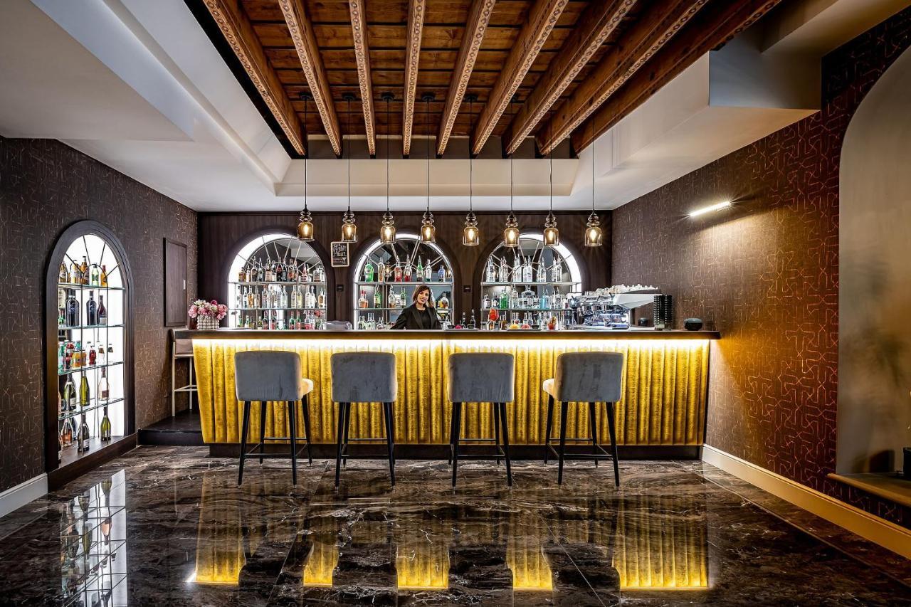 Hotel Bretagna Heritage - Alfieri Collezione Флоренция Экстерьер фото